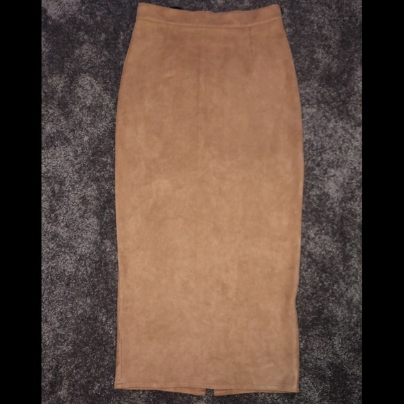 Misguided Suede Midi Skirt - Picture 3 of 4